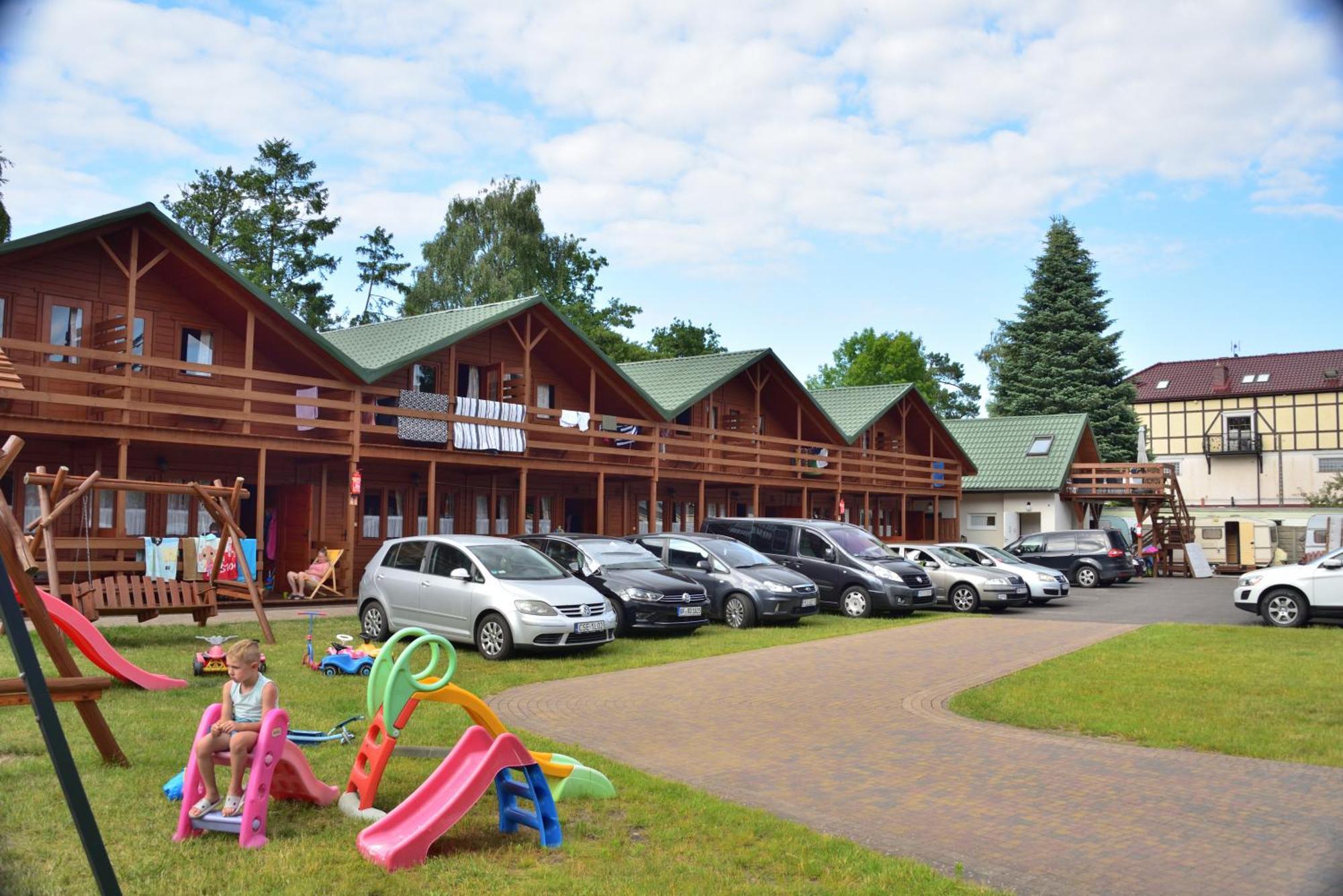 Mlodziezowy Domek Dla Grup Eldorado Mielno Centrum, 200M Od Morza Ngoại thất bức ảnh